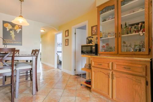 Cozy 2 bedroom close to downtown in LaSalle