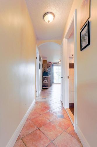 Cozy 2 bedroom close to downtown in LaSalle