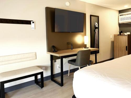 Thunderbird Lodge - image 10