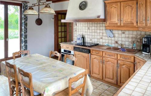 Maison spacieuse et chaleureuse pour familles, à 10 min de la Baie de Somme (Maison spacieuse et chaleureuse pour familles, a 10 min de la Baie de Somme) in Saigneville