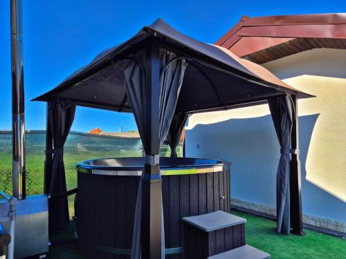 Létesítmények, Casa Iura in Oncesti