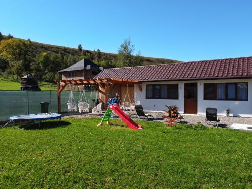 Létesítmények, Casa Iura in Oncesti