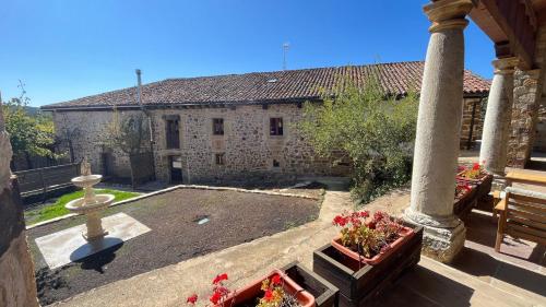 Hotel y Casa Rural El Retiro del Oso gîte à louer Rabanal de los Caballeros