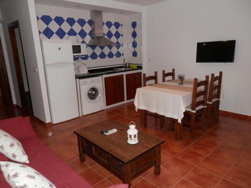 บริการและสิ่งอำนวยความสะดวก, Alojamiento Meson el Pozuelo in เปโโร บาเลียนเต