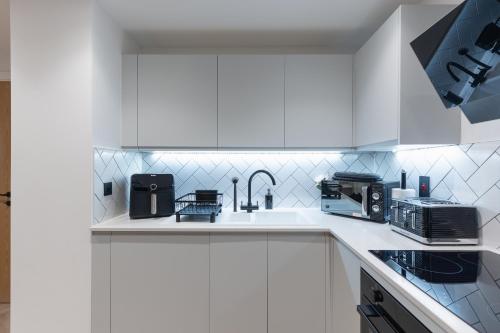 2 Bed Apartment, in the heart of Manchester City Centre! 7 mins walk from Piccadilly Station!, Manchester (photo 6)