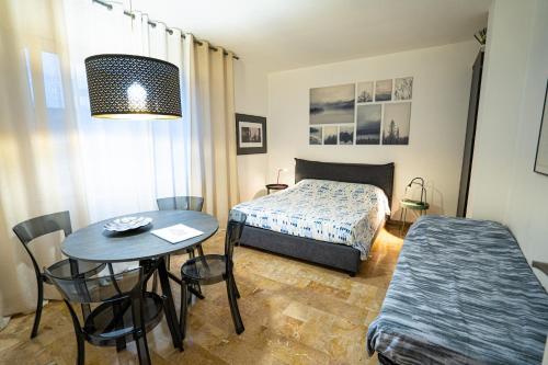 Andaleppo Room Type - One-Bedroom Apartment