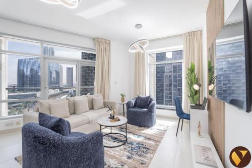 Vogue In the Heart of Downtown Walkable to Burj Khalifa & Dubai Mall Spacious Two Bedroom Apartment with Large Balcony and full Amenities, Dubaï (photo 5)