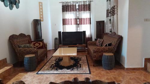 Afonta's Greenhouse Retreat in Kunkujang Jattaya