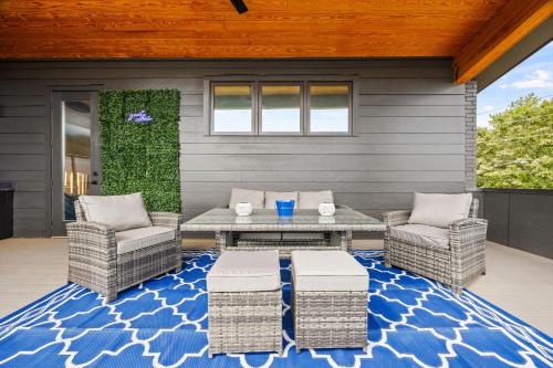 FIFA Atlanta Luxury Stay -3 Miles to Downtown with Hot Tub - GameRoom - Sleeps 10 in Edgewood