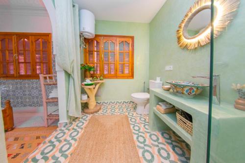 room detail thumbnail 2