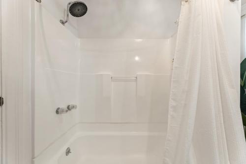 Los Angeles charming big house, king bed, parking, EV, Los Angeles (photo 4)