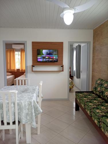 Casa Canal Barra da Lagoa in Barra da Lagoa Beach