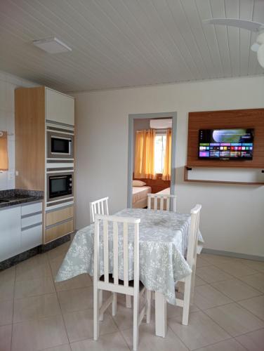 Casa Canal Barra da Lagoa in Barra da Lagoa Beach