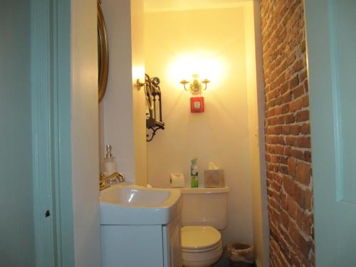 William's Grant Inn Bed and Breakfast – Bristol, RI
