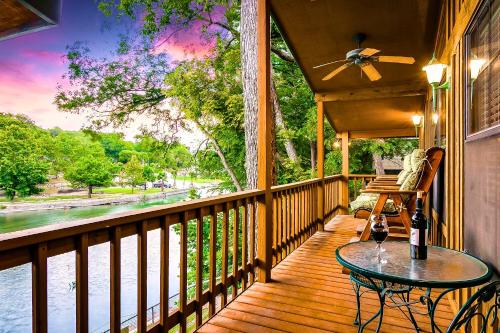 Guadalupe Riverfront Deck Views Near Gruene