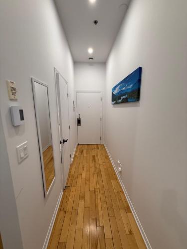 Charming Apartment downtown Montreal with Parking & Pet-Friendly near La Tannerie