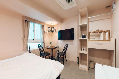 room detail thumbnail 1