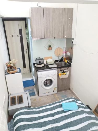 Entire apartment with kitchenette and fully equipped bathroom in 타이 콕 추이