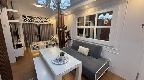 Cozy 1BR Pioneer Woodland SM Light Boni Mandaluyong, Manila