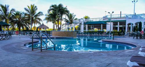 Resort on Cocoa Beach by VRI resorts