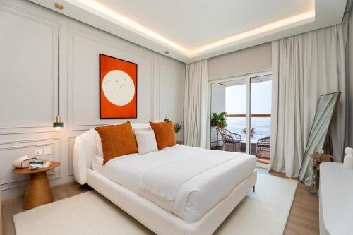 Luxury Renovated 1BR w Full Sea View, Dubai (foto 3)