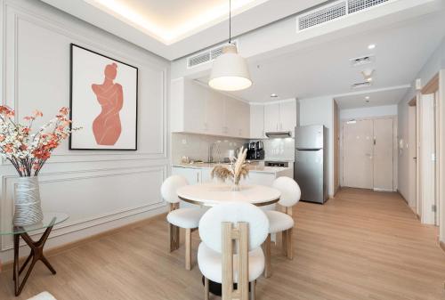 Luxury Renovated 1BR w Full Sea View, Dubai (foto 9)