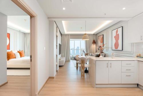 Luxury Renovated 1BR w Full Sea View Dubai