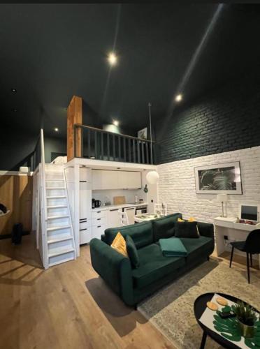 Piotrkowska 37 -MINI LOFT- Green Leaf