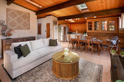 Serene Pacific Grove Getaway in Oceanfront