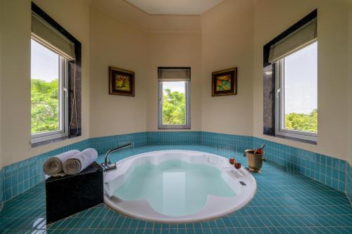 Umaid Palace - Getaway Resort Near Jaipur Close to Bhangarh & Chand Baori Stepwell Abhaneri in Dausa