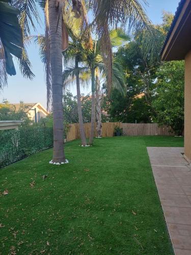 בקתה על הנחל in Kfar Yuval