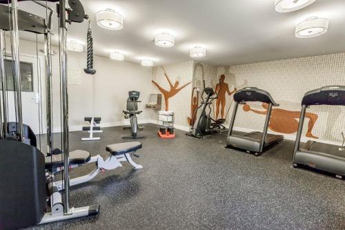 MainStay Suites Detroit Auburn Hills - image 12