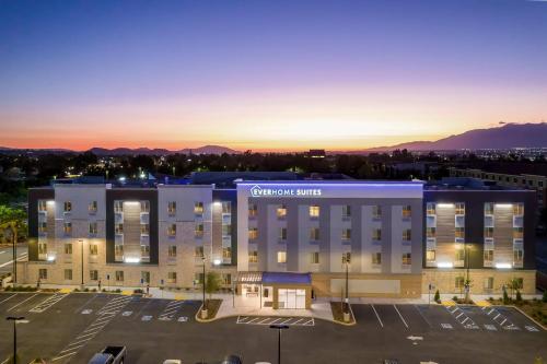 Létesítmények, Everhome Suites San Bernardino - Loma Linda in San Bernardino (Kalifornia)