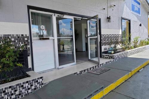 Rodeway Inn Hattiesburg North - image 2