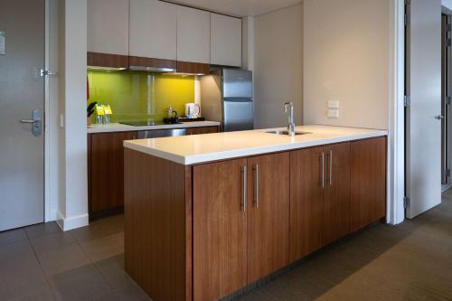 ห้องครัว, Holiday Inn & Suites Port Moresby By IHG in พอร์ตมอร์สบี