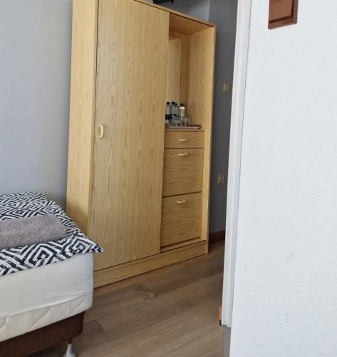 2 twin beds