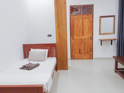 1 king bed, 1 twin bed