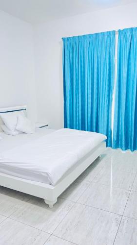 Fully furnish flat including all bills for monthly rental, Dubaj