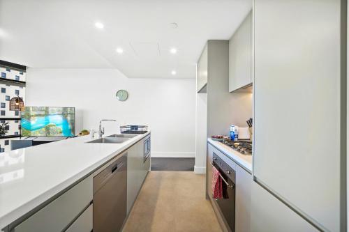 Fabulous view apartment in Sydney Olympic Park - image 8