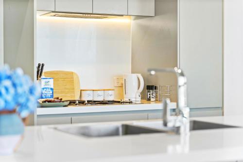 Fabulous view apartment in Sydney Olympic Park - image 12