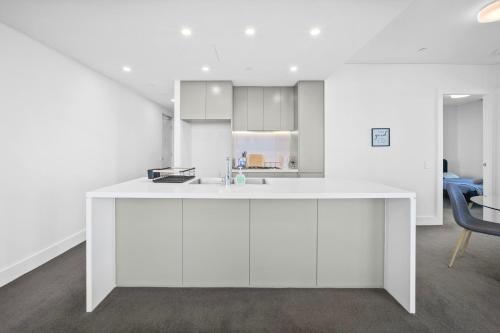 Fabulous view apartment in Sydney Olympic Park - image 9