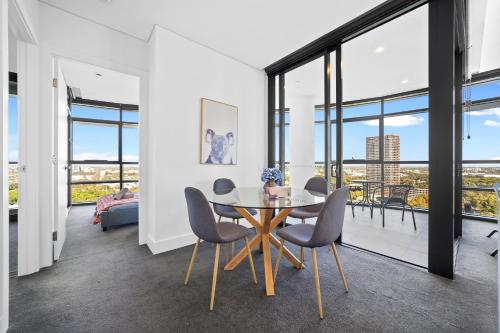 Fabulous view apartment in Sydney Olympic Park - image 13