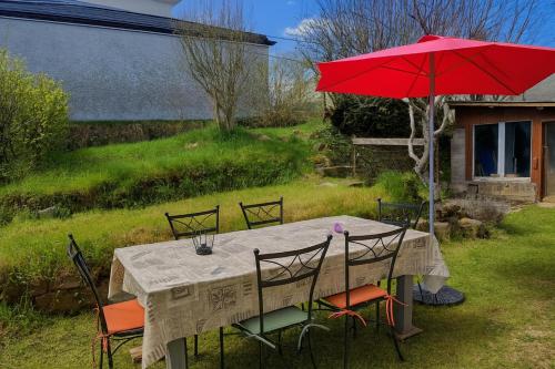 Dārzs, L'Adonis - Family home near Equiblues WIFI in Saint-Agreve