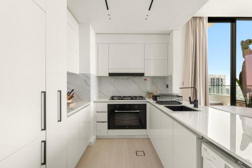 VayK - Modern 2BD Retreat with Private Pool in JVC - image 12