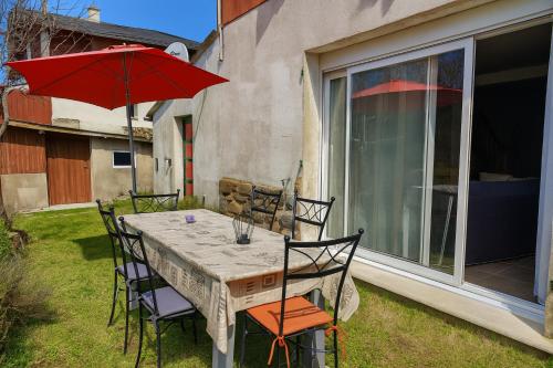 Dārzs, L'Adonis - Family home near Equiblues WIFI in Saint-Agreve