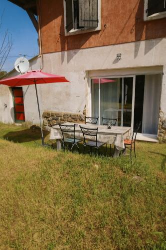 Dārzs, L'Adonis - Family home near Equiblues WIFI in Saint-Agreve
