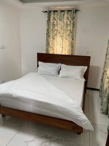 Denhomes in Lyamutundwe