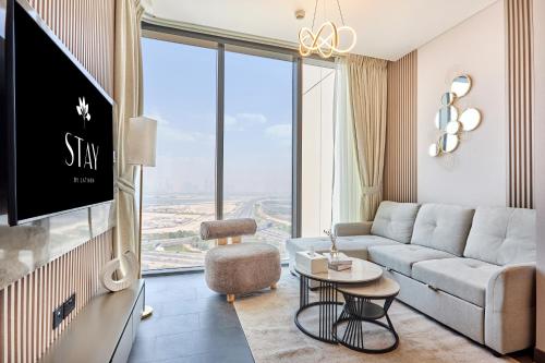 STAY BY LATINEM Luxury 1BR Holiday Home CB 3107 Near Burj Khalifa, Dubái (foto 3)