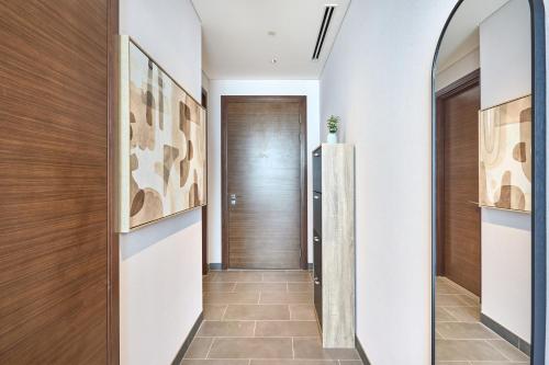 STAY BY LATINEM Luxury 1BR Holiday Home CB 3107 Near Burj Khalifa, Dubái (foto 2)