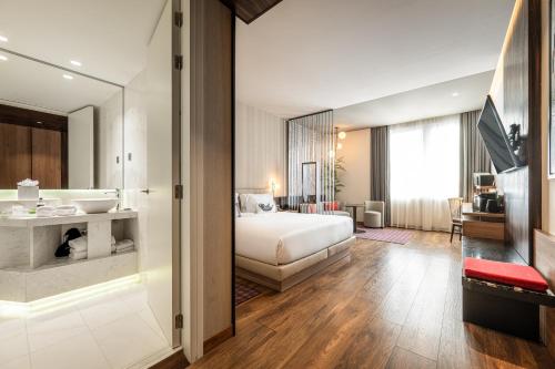 room detail thumbnail 1